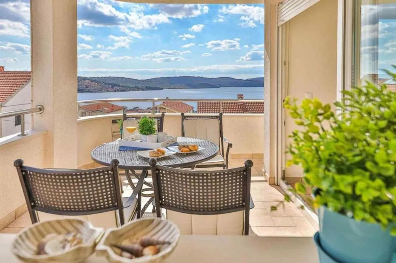 Apartment In Okrug Gornji With Sea View, Terrace, Air Conditioning, Wifi 5051-2 Trogir 0*,  Croatia
