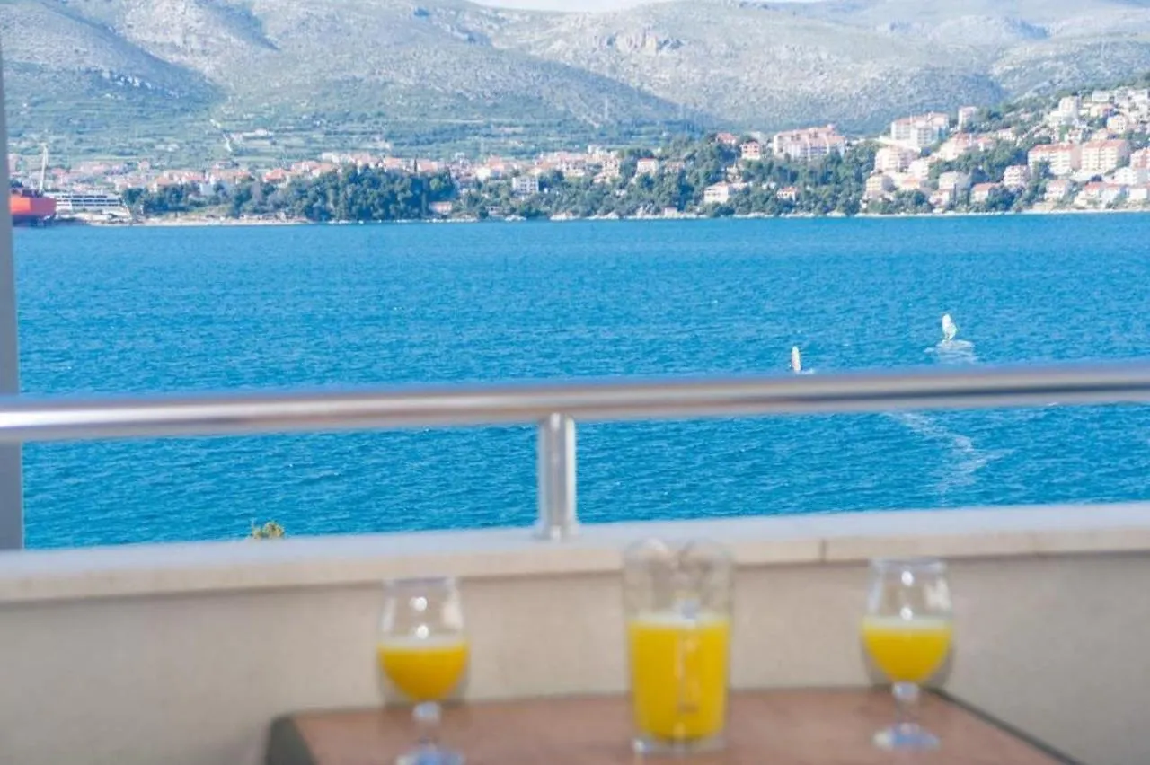 Apartment In Okrug Gornji With Sea View, Terrace, Air Conditioning, Wifi 5051-2 Trogir 0*,  Croatia