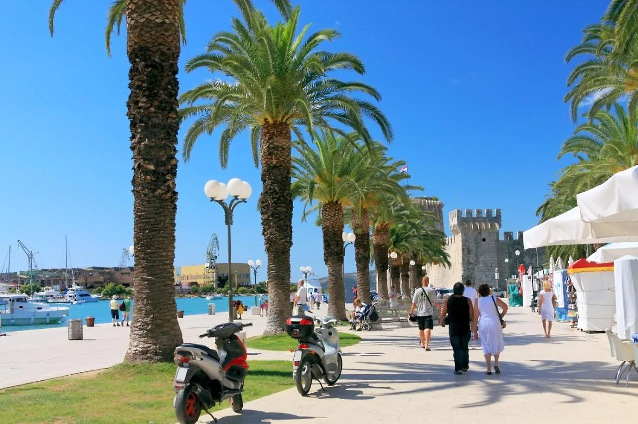 Apartment In Okrug Gornji With Sea View, Terrace, Air Conditioning, Wifi 5051-2 Trogir